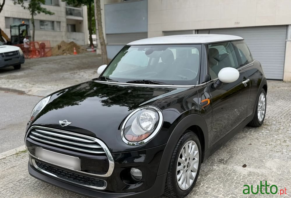 2015' MINI Cooper 3 Portas photo #1