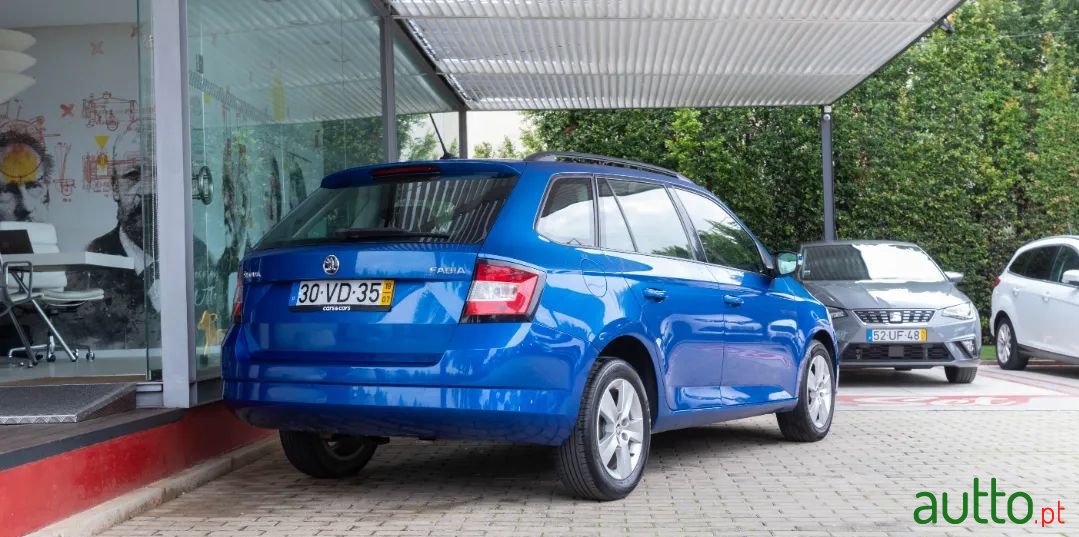 2018' Skoda Fabia Break photo #4