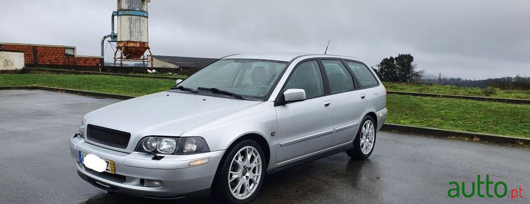 2003' Volvo V40 Sport photo #3