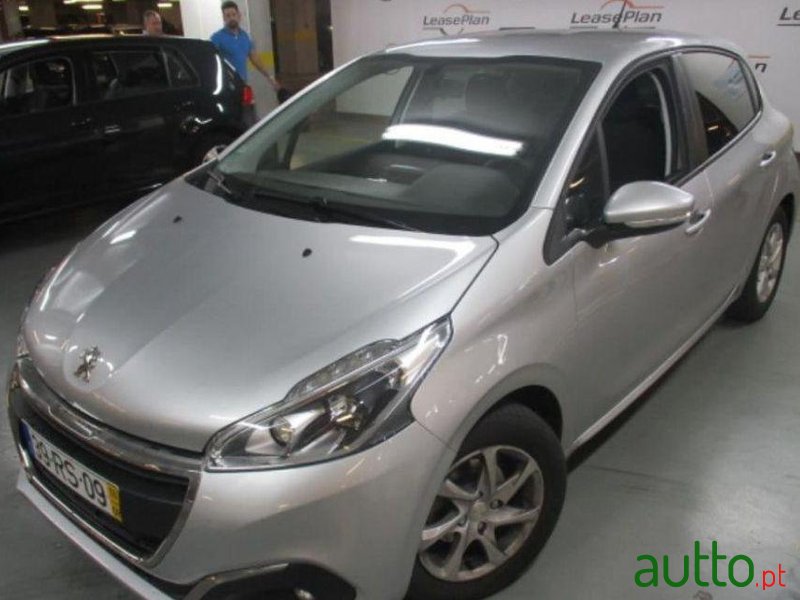 2016' Peugeot 208 1.6 Bluehdi Active photo #1