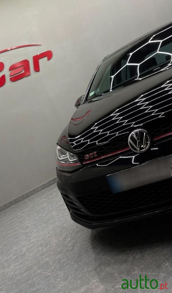 2016' Volkswagen Golf photo #3