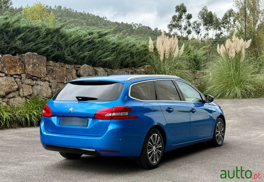 2021' Peugeot 308 Sw photo #3