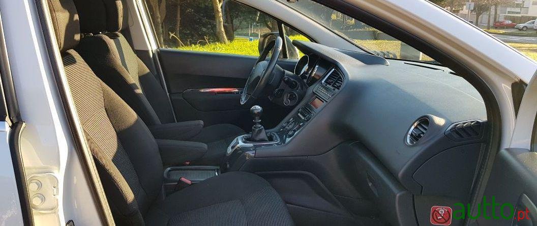 2012' Peugeot 5008 1.6 Hdi Teto Panoramico photo #3