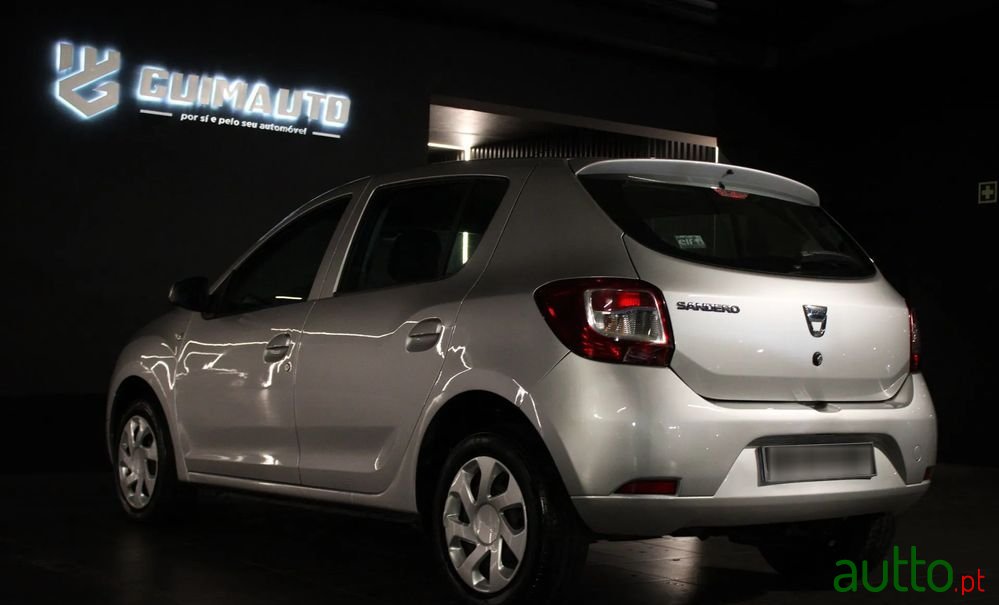 2016' Dacia Sandero photo #6