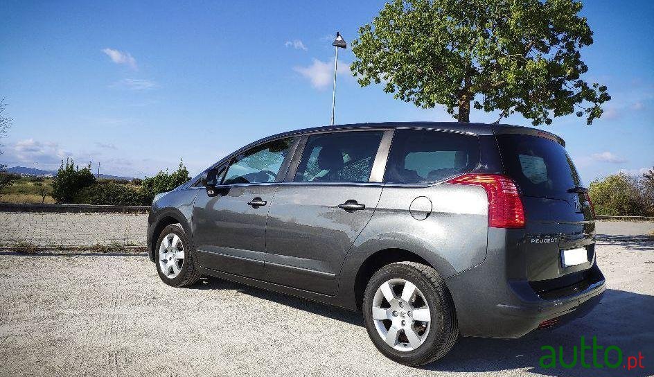 2006' Peugeot 5008 photo #3