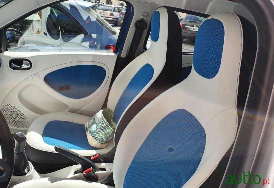 2014' Smart Forfour Passion photo #2