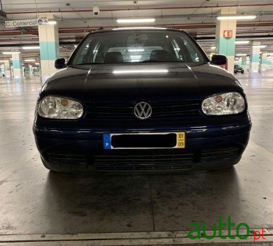 2001' Volkswagen Golf photo #2