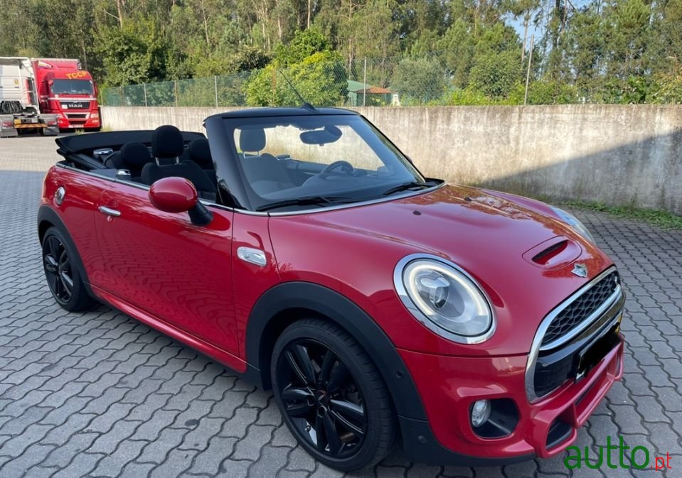 2016' MINI Cabrio photo #4