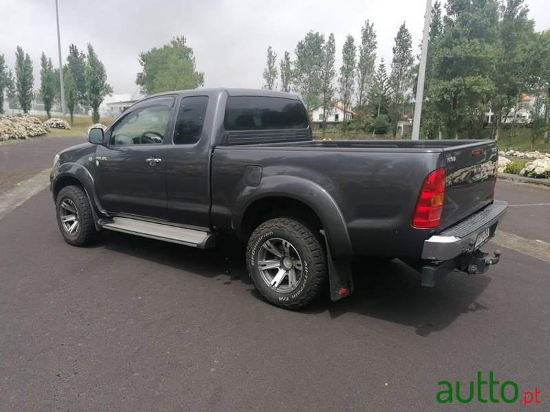 2011' Toyota Hilux photo #5