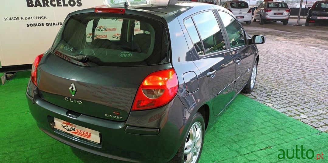 2006' Renault Clio photo #4