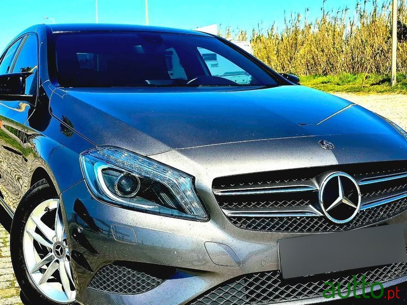 2013' Mercedes-Benz Classe A photo #2
