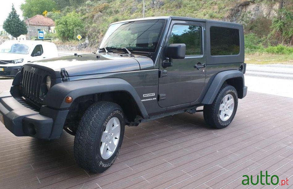 2010' Jeep Wrangler photo #3