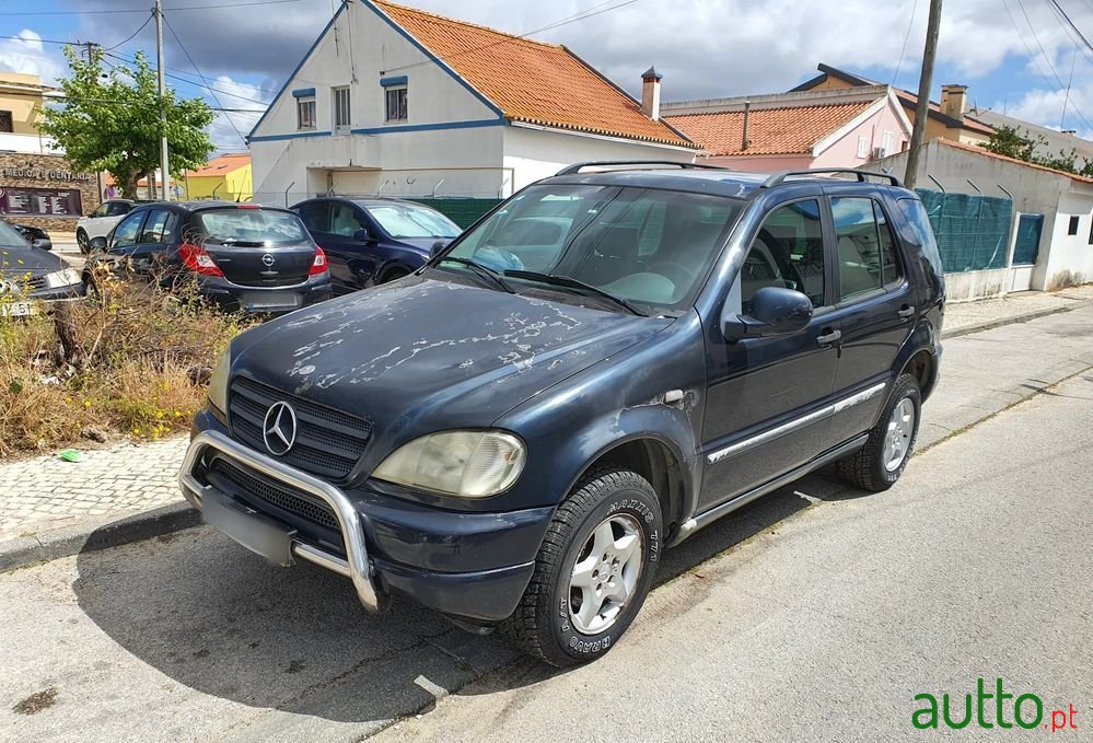 1998' Mercedes-Benz Classe M Standard photo #1