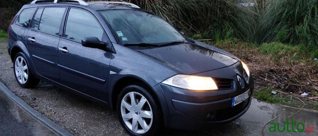 2008' Renault Megane Break photo #2