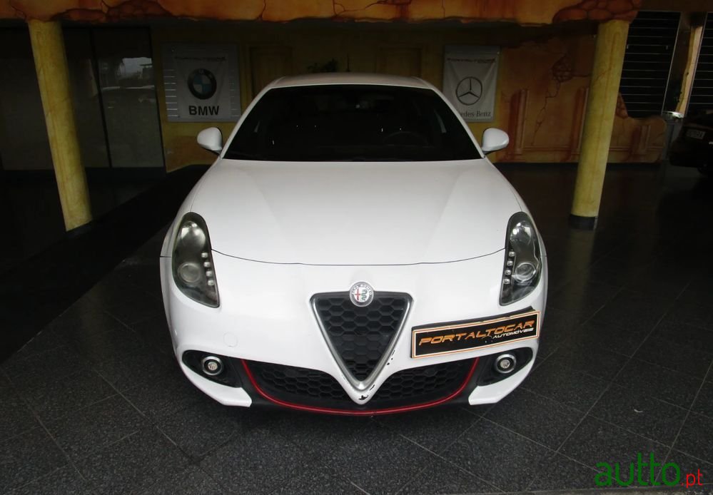 2019' Alfa Romeo Giulietta photo #1
