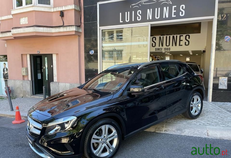 2015' Mercedes-Benz Gla 180 photo #2