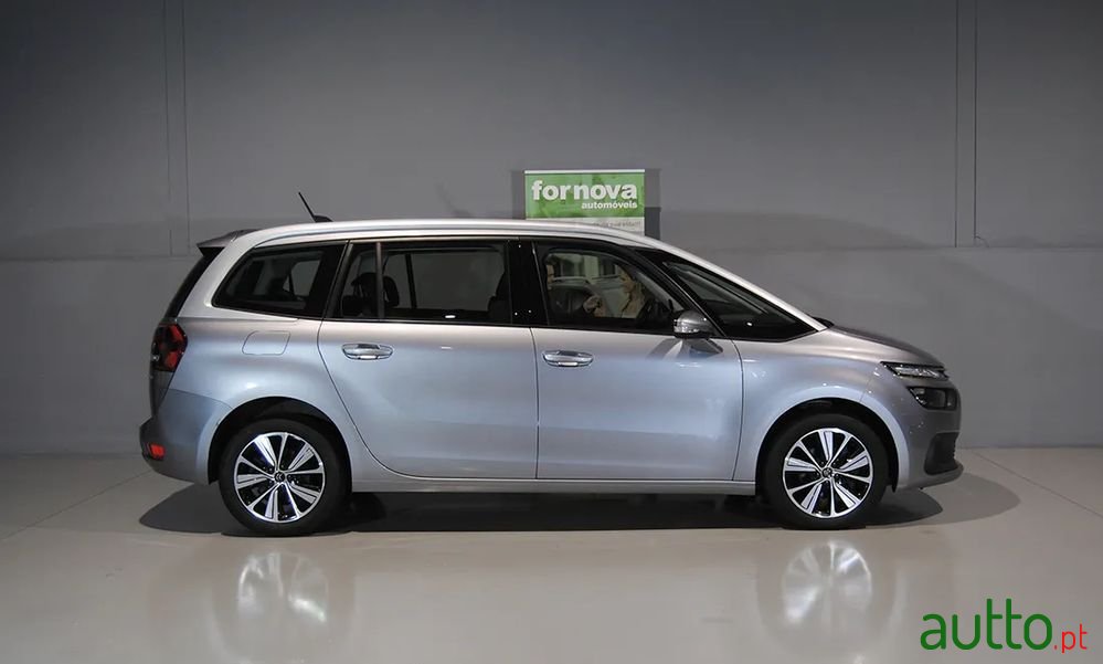 2018' Citroen C4 SpaceTourer photo #4