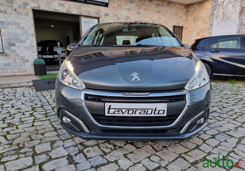 2017' Peugeot 208 photo #3