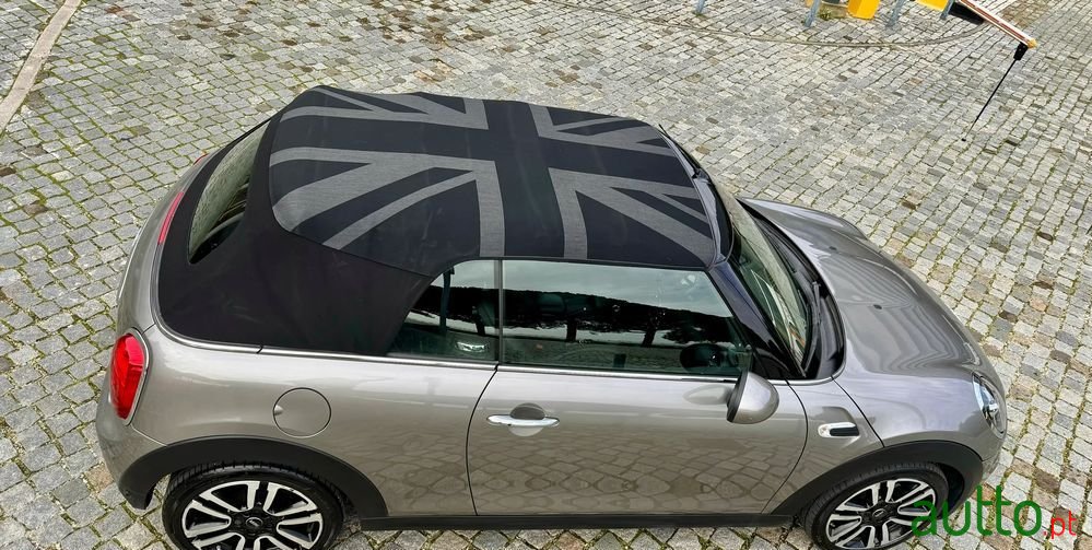 2018' MINI Cabrio Cooper D photo #4