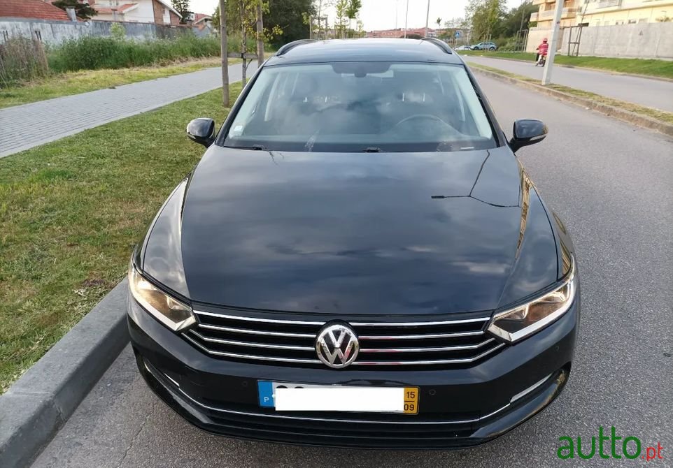 2015' Volkswagen Passat Variant photo #1