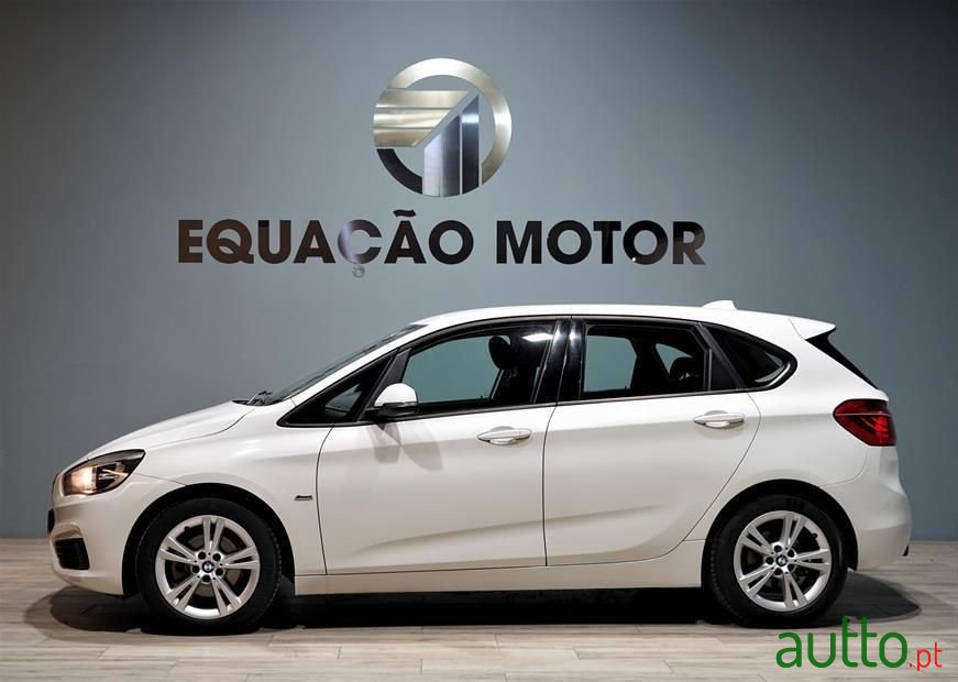 2016' BMW 216 Active Tourer photo #4