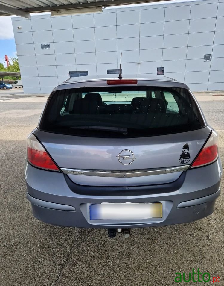 2004' Opel Astra photo #6