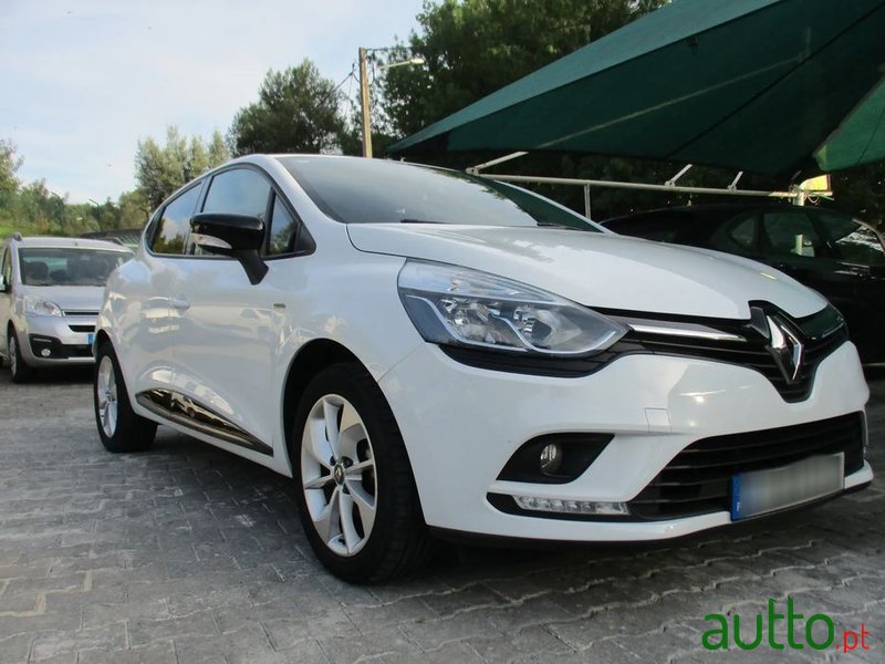 2017' Renault Clio 0.9 Tce Limited photo #2