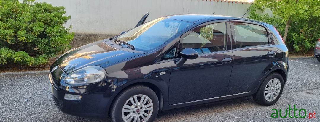 2015' Fiat Punto photo #1