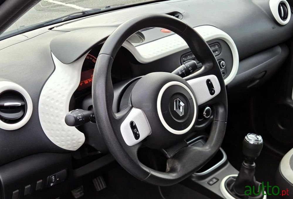 2020' Renault Twingo 1.0 Sce Zen photo #6
