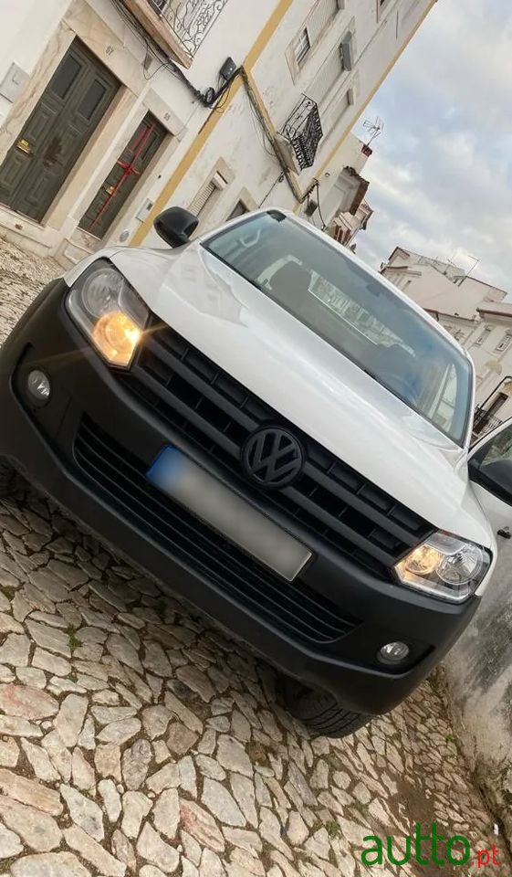 2014' Volkswagen Amarok photo #3