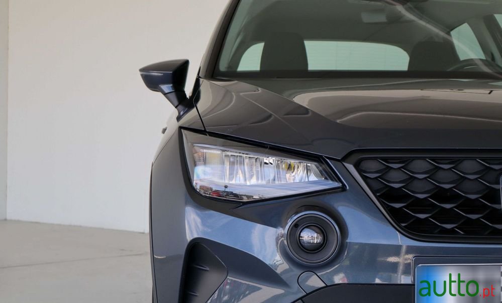 2023' SEAT Arona 1.0 Tsi Style photo #3
