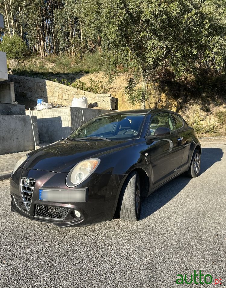 2011' Alfa Romeo MiTo photo #2