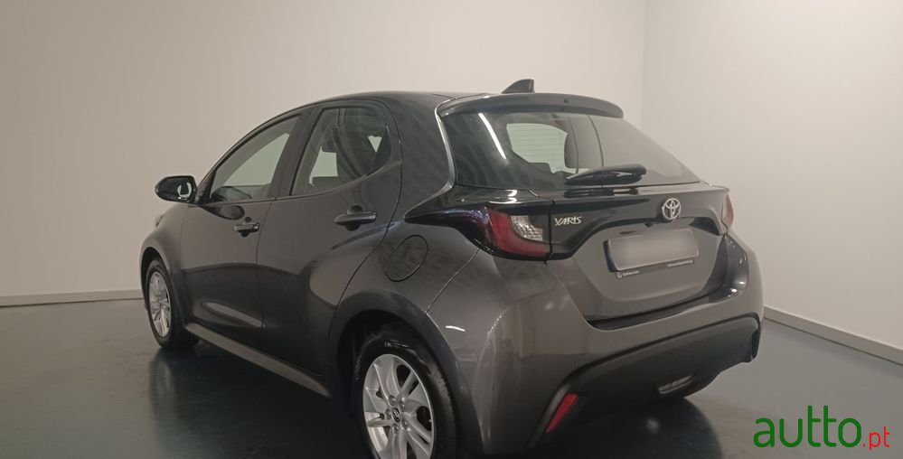 2021' Toyota Yaris photo #2