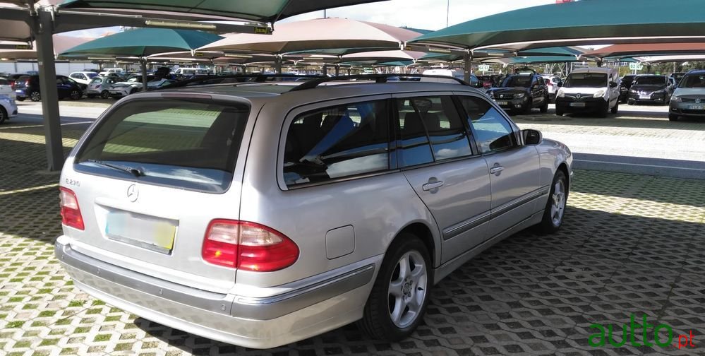 2002' Mercedes-Benz E 270 photo #4