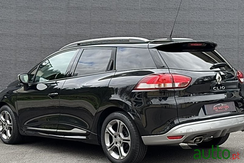 2016' Renault Clio Sport Tourer photo #6