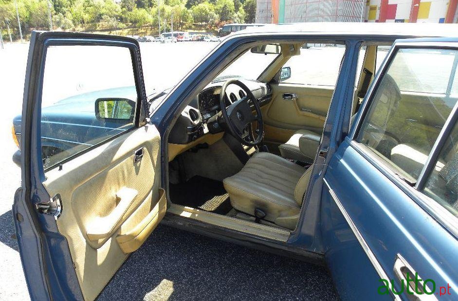 1980' Mercedes-Benz 240 240D photo #2