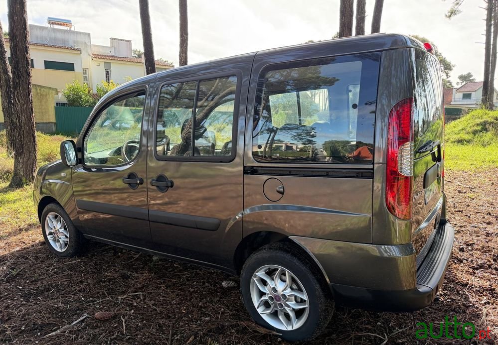2009' Fiat Doblo Panorama photo #6