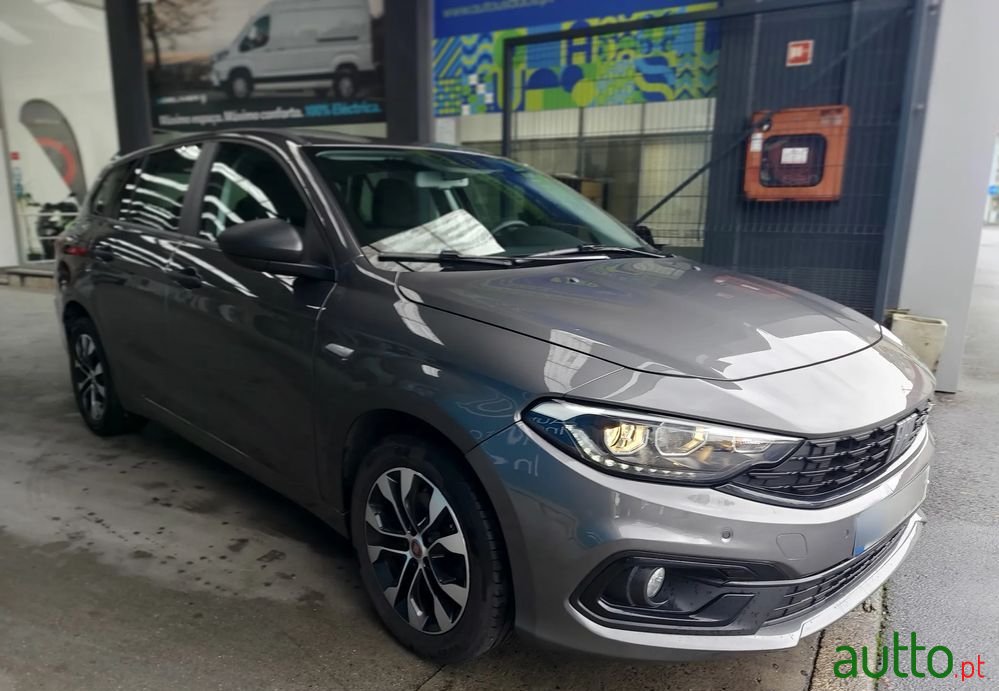 2021' Fiat Tipo Station Wagon photo #3