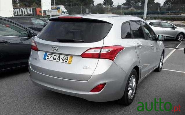 2015' Hyundai i30 Cw photo #1