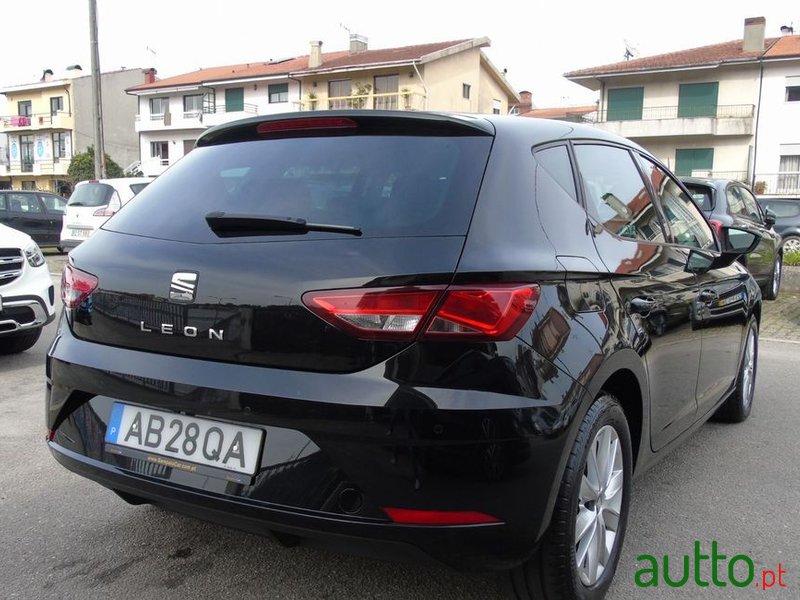 2020' SEAT Leon photo #3