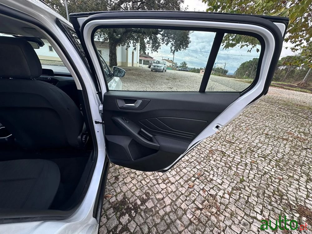 2019' Ford Focus photo #3