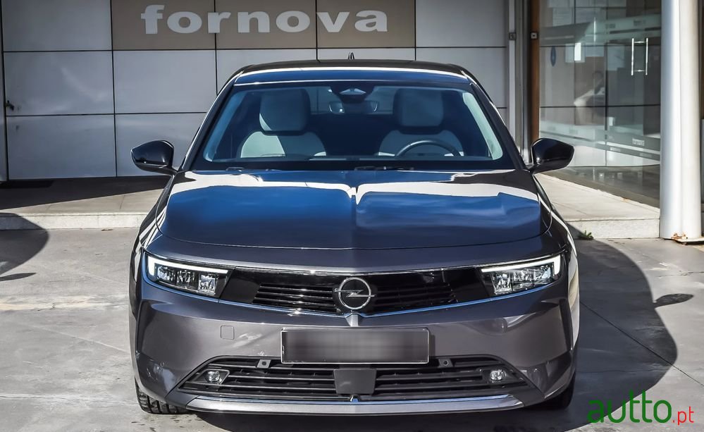 2023' Opel Astra 1.2 T Elegance photo #3