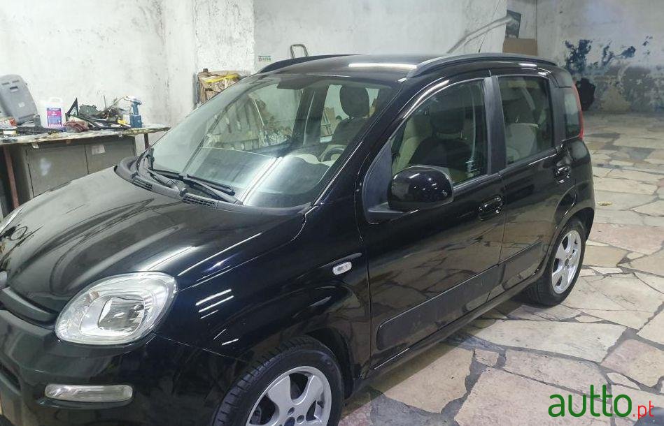 2014' Fiat Panda photo #3