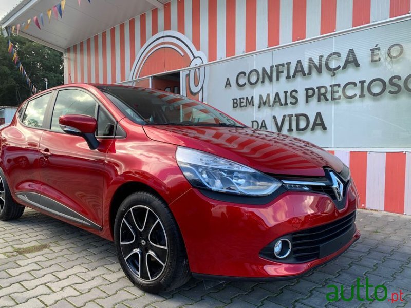 2015' Renault Clio photo #1