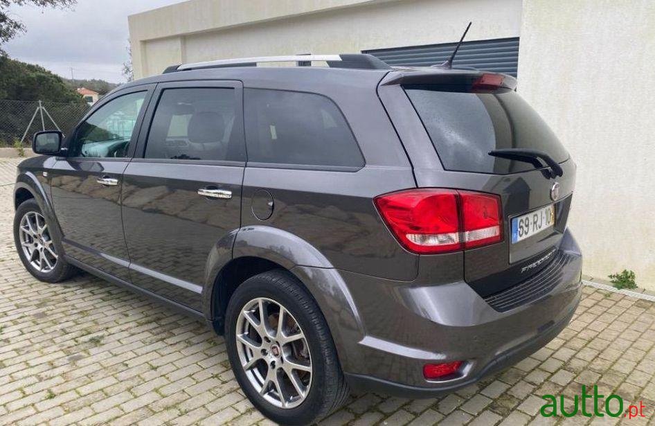 2016' Fiat Freemont photo #3