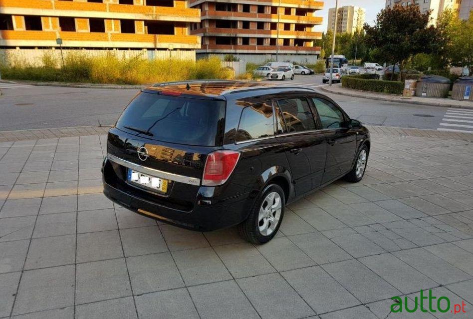 2006' Opel Astra Caravan photo #1