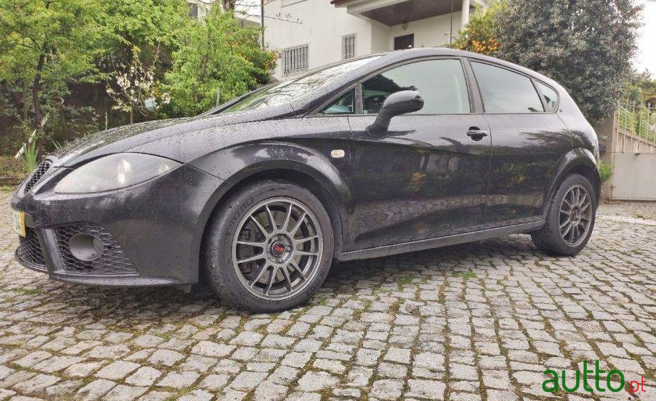 2006' SEAT Leon photo #3