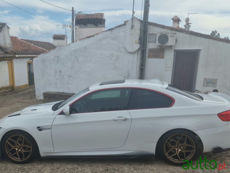 2010' BMW 320 photo #2