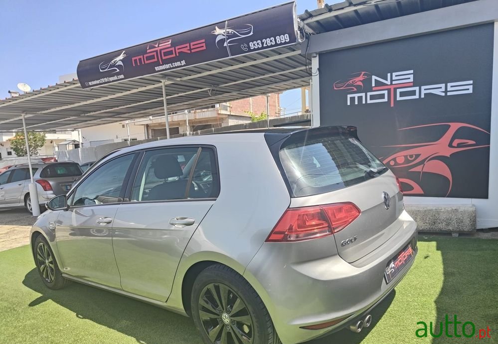 2016' Volkswagen Golf photo #4