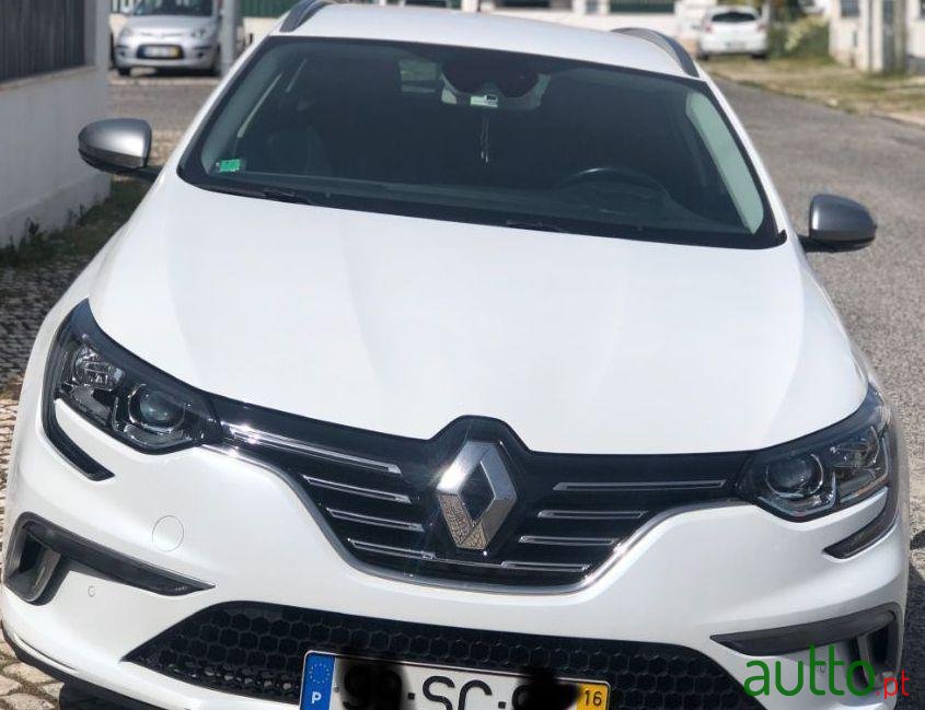 2016' Renault Megane Sport Tourer photo #2